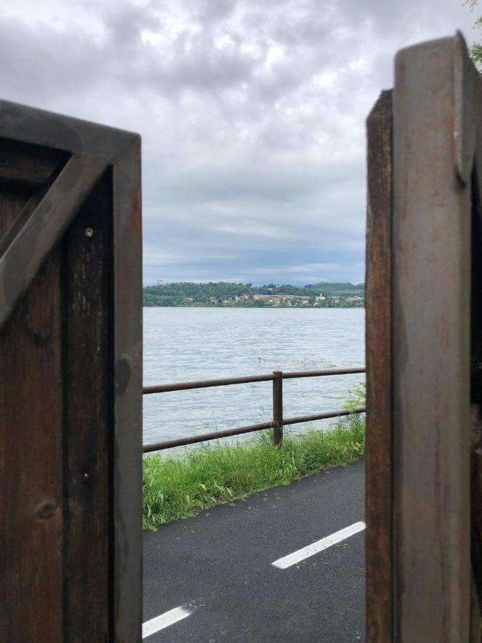 Casa Gaiani Villetta In Riva Al Lago Vista Mozzafiato Varano Borghi Екстер'єр фото