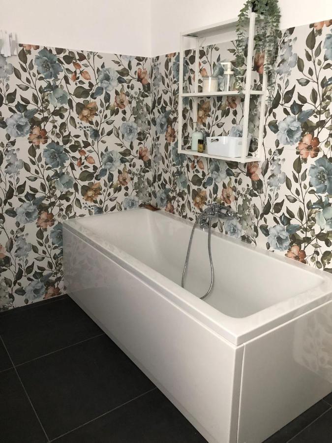 Casa Gaiani Villetta In Riva Al Lago Vista Mozzafiato Varano Borghi Екстер'єр фото