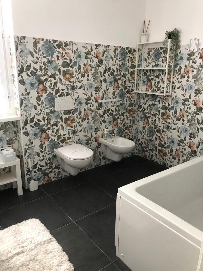 Casa Gaiani Villetta In Riva Al Lago Vista Mozzafiato Varano Borghi Екстер'єр фото